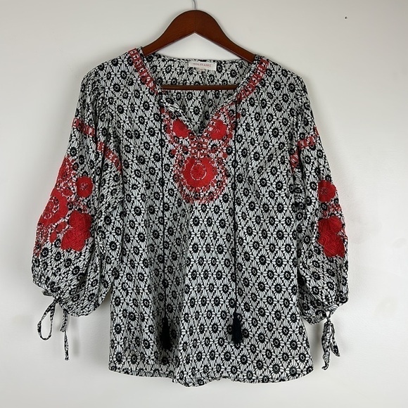 Solitaire Woman’s Top Size Medium True Embroidery Boho Peasant Balloon Sleeve - Picture 1 of 8